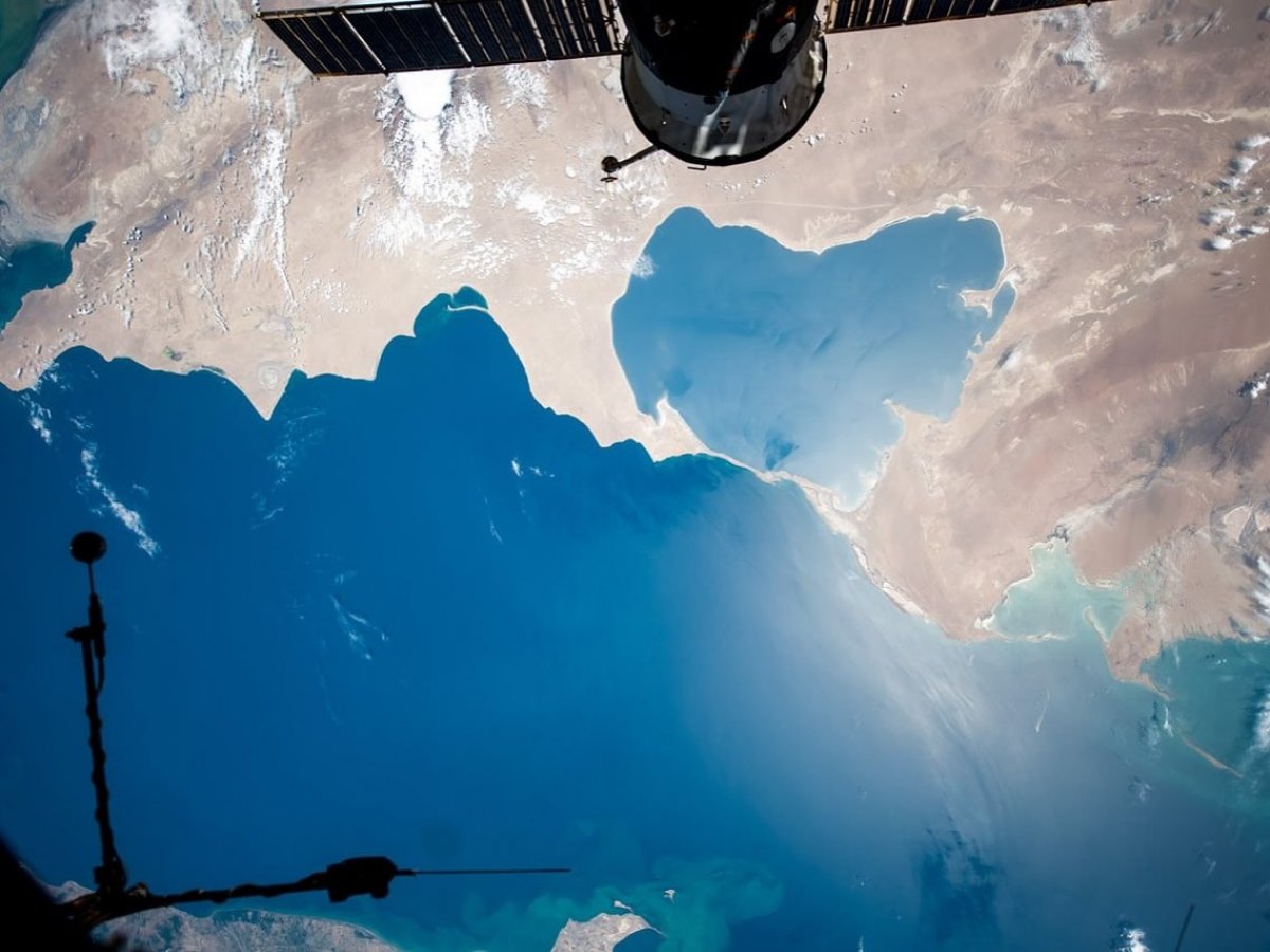 Вид на Каспийское море из космоса показал космонавт