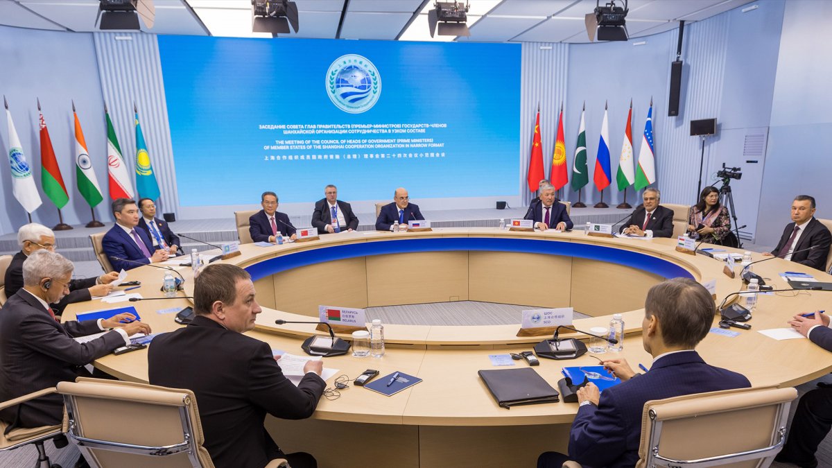 Олжас Бектенов принял участие в заседании Совета глав правительств стран ШОС в Москве