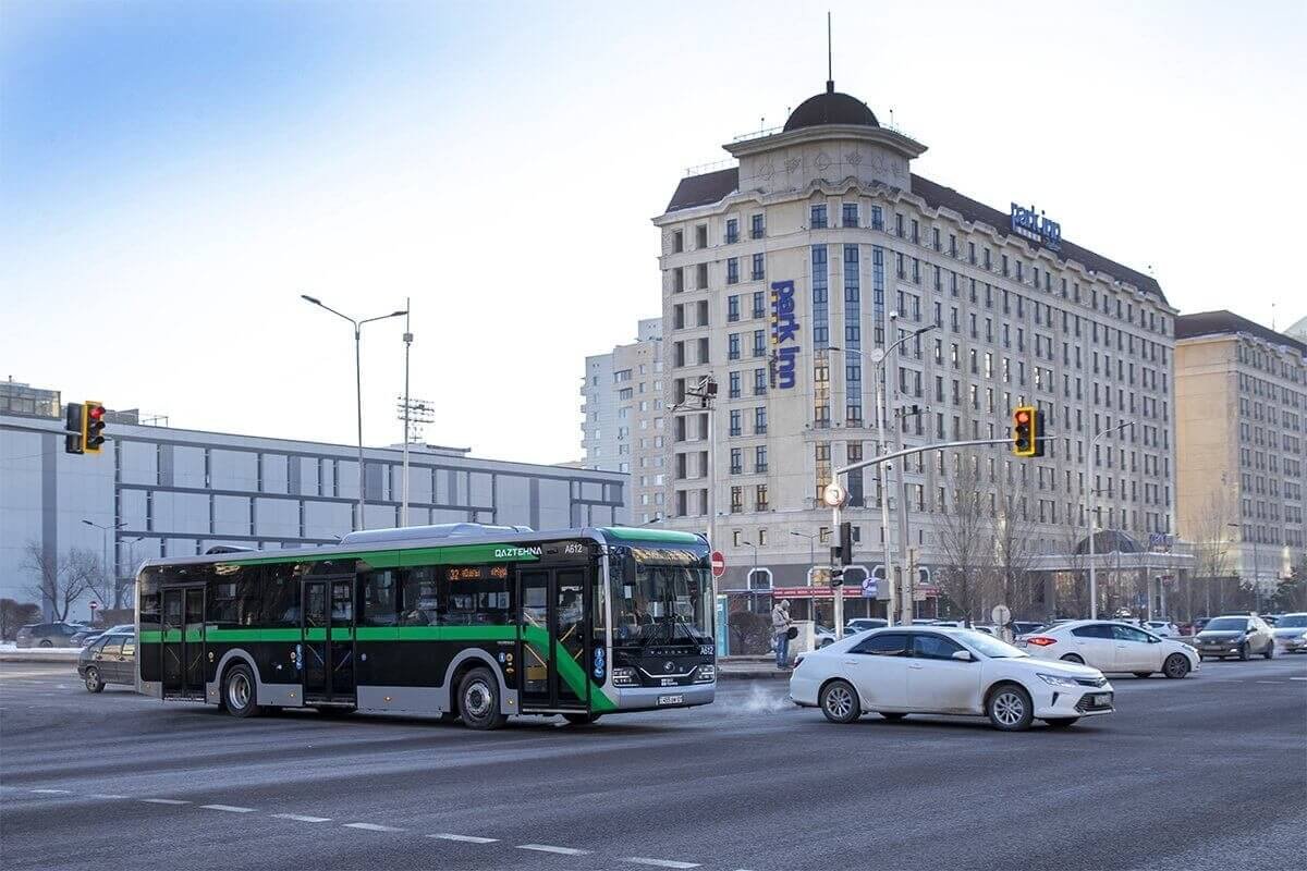 Проезд к остановке временно закрыли в Астане