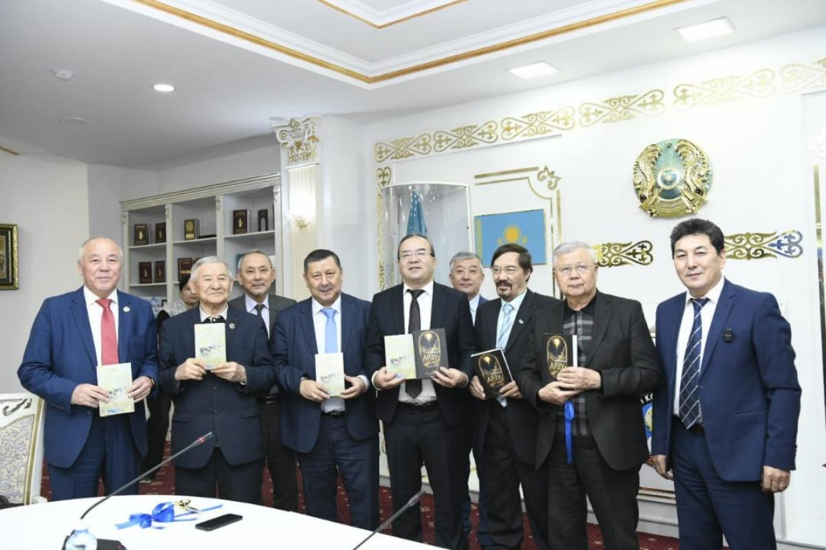 Презентация романа "Арзу" и сборника "Жалғыз жолаушы" прошла в Астане