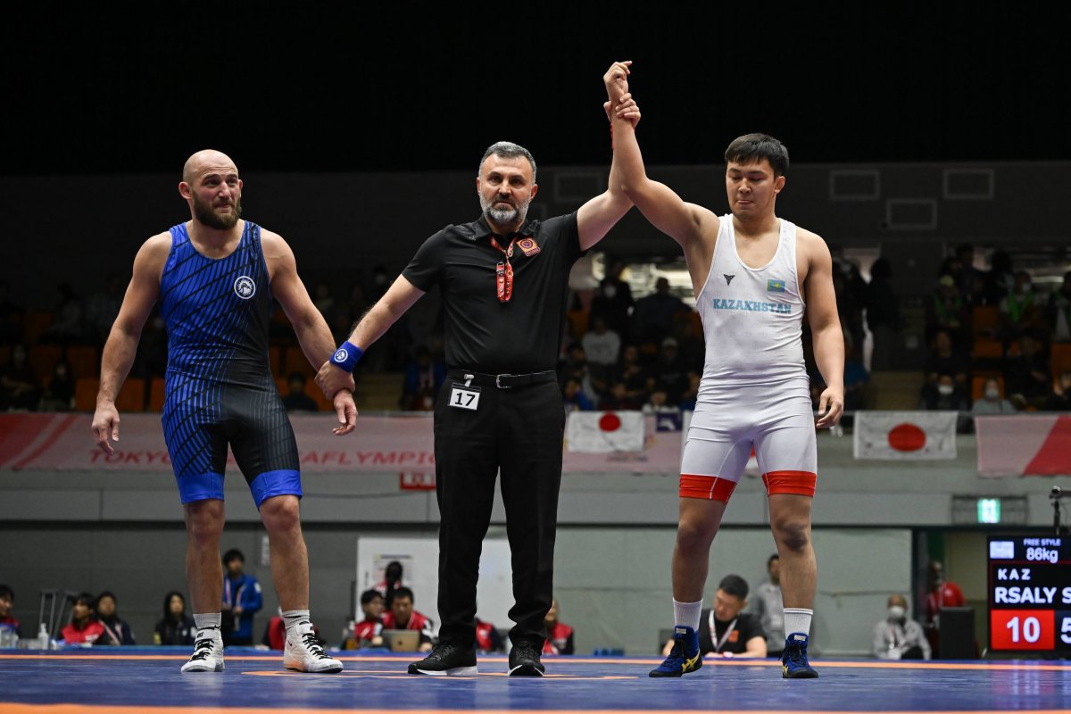 Борцы Казахстана пробились в финал Сурдлимпиады в Токио