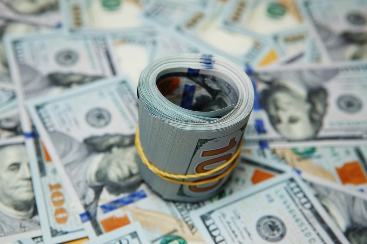 Стоит ли сегодня покупать доллары