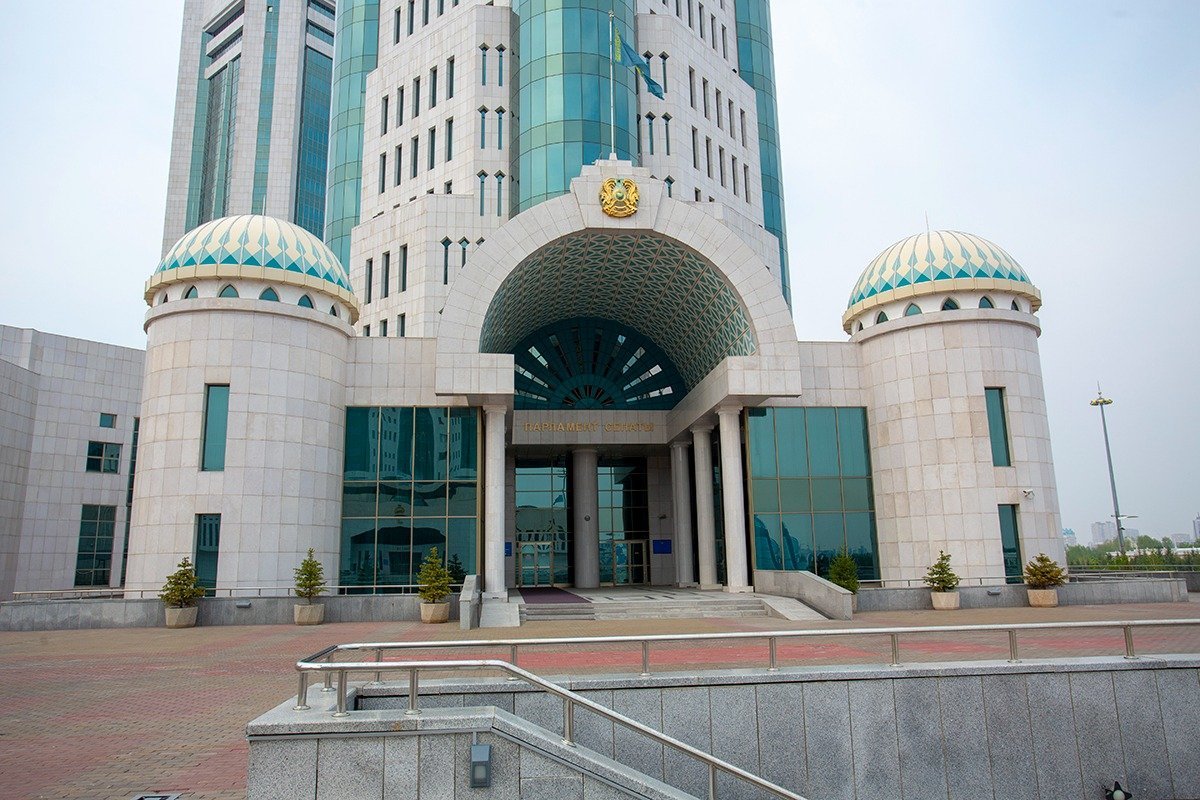 Ашимбаев опроверг слухи о противостоянии: парламент и правительство работают одной командой