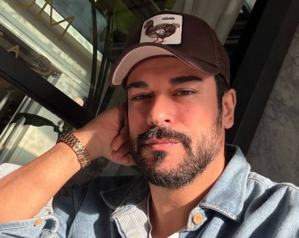 Бурака Озчивита раскритиковали за поведение на встрече в Астрахани (ВИДЕО)