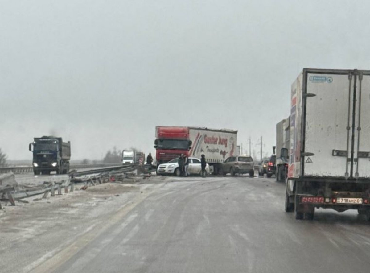 Массовое ДТП из-за гололеда произошло в Акмолинской области