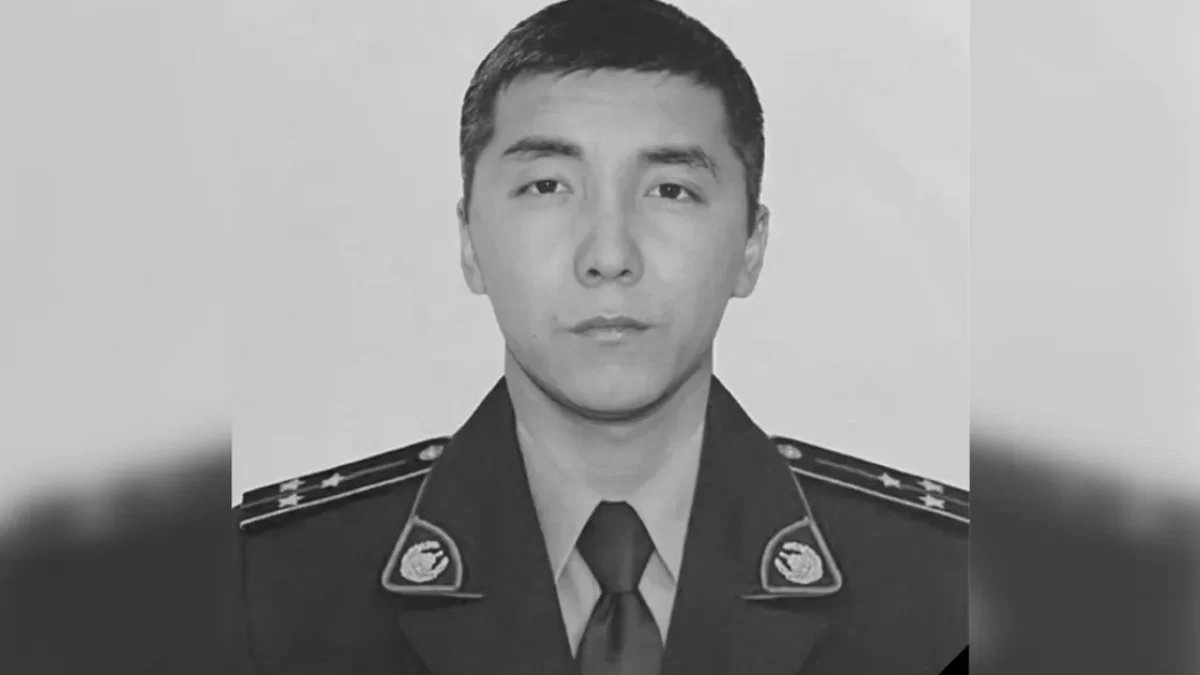 Смертельный наезд на трассе под Астаной: что известно о гибели инспектора ДП