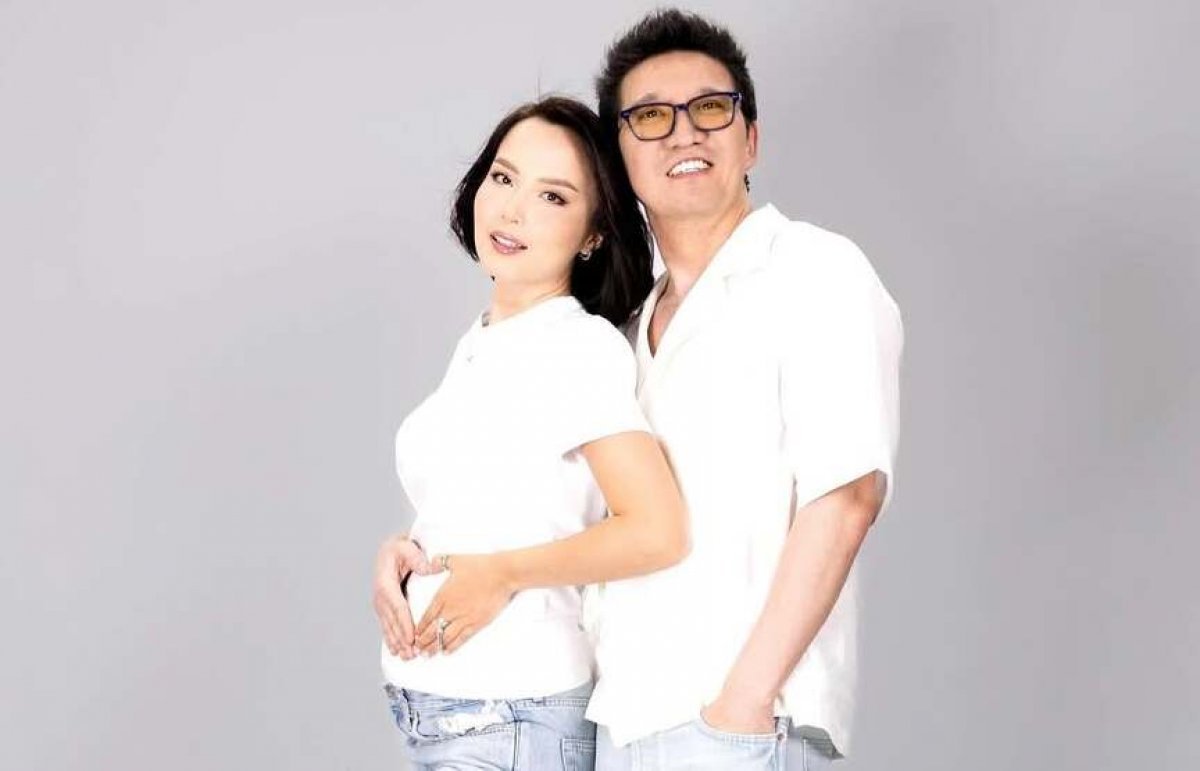 Супруга Айкына опубликовала видео выписки из роддома (ВИДЕО)