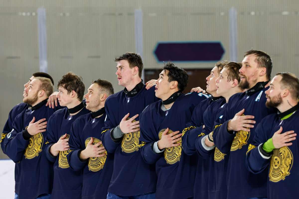 Хоккейная сборная Казахстана объявила состав на международный турнир