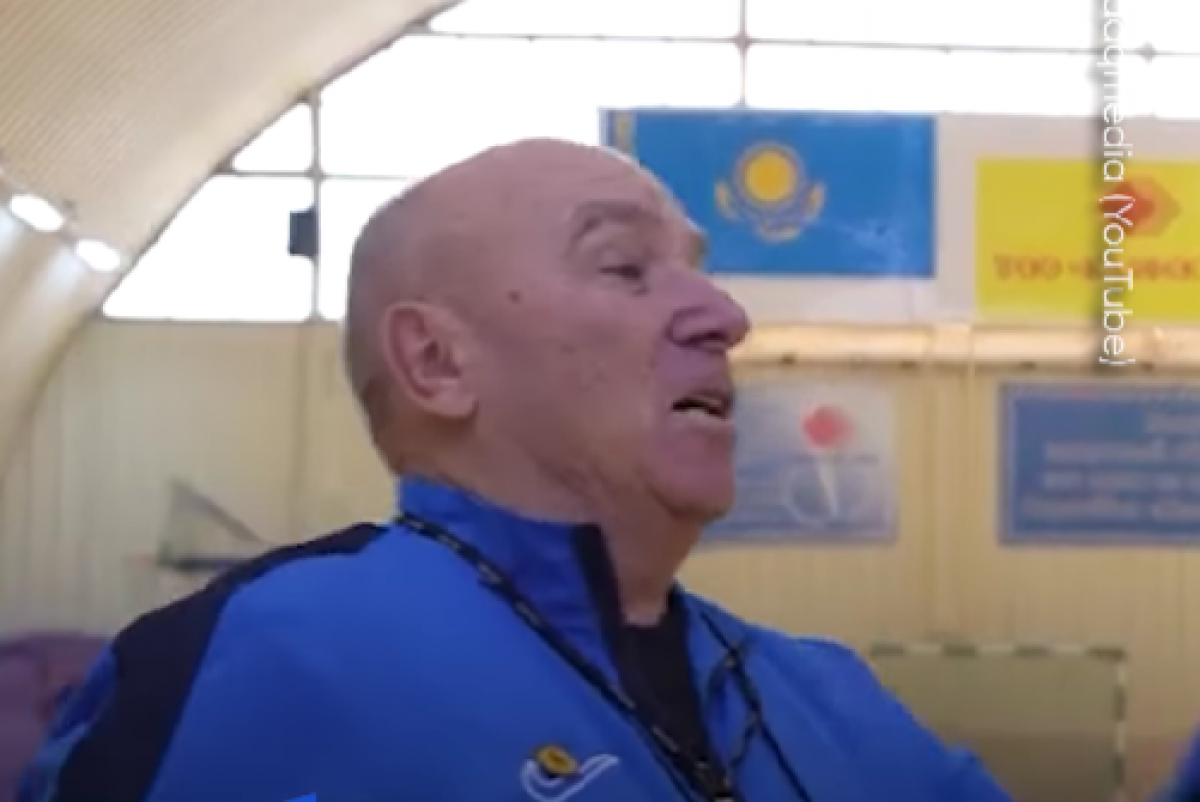 "Это уважение к детям": тренер Иван Ильницкий из Тараза ведет занятия только на казахском