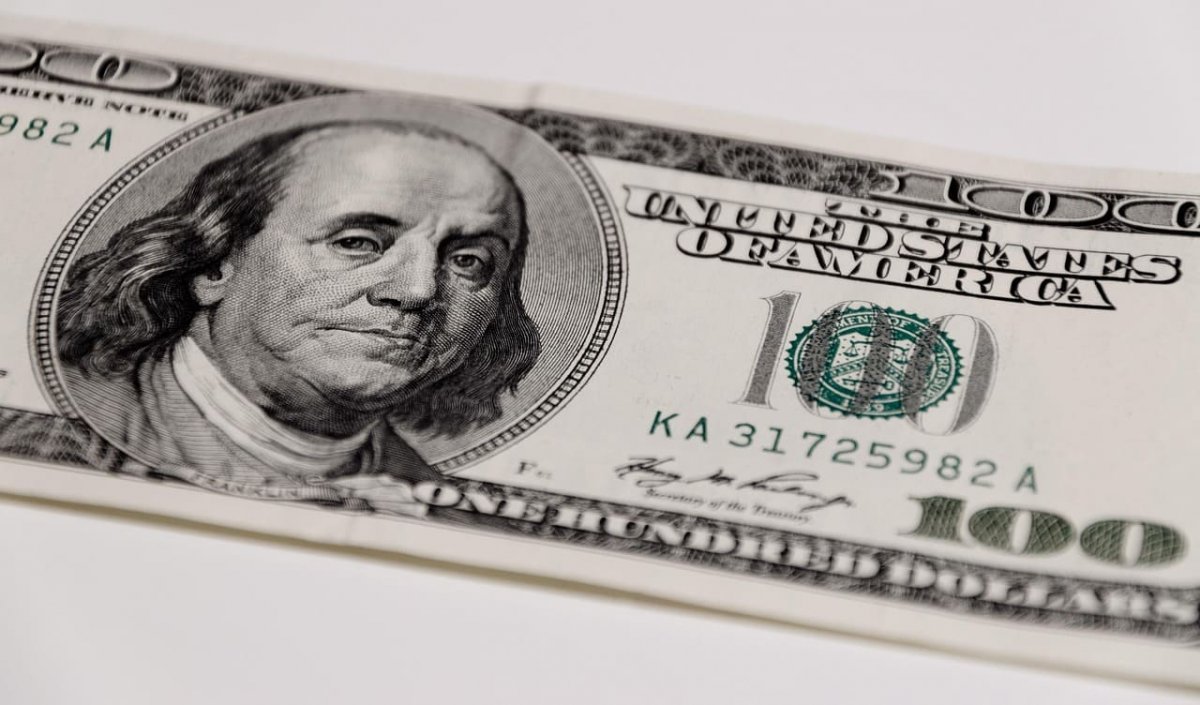 Доллар и евро ослабли 16 декабря в Казахстане