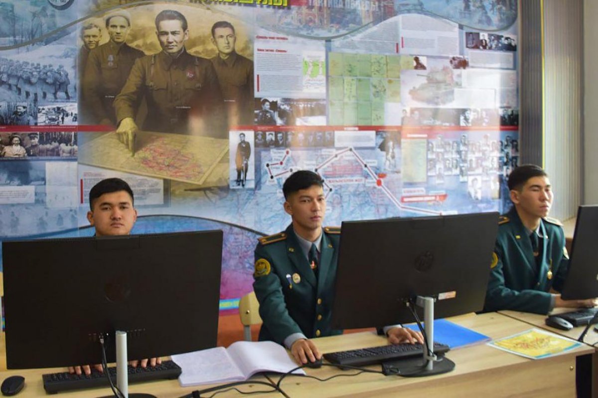 Класс имени Бауыржана Момышулы открыли в Военном институте Сухопутных войск