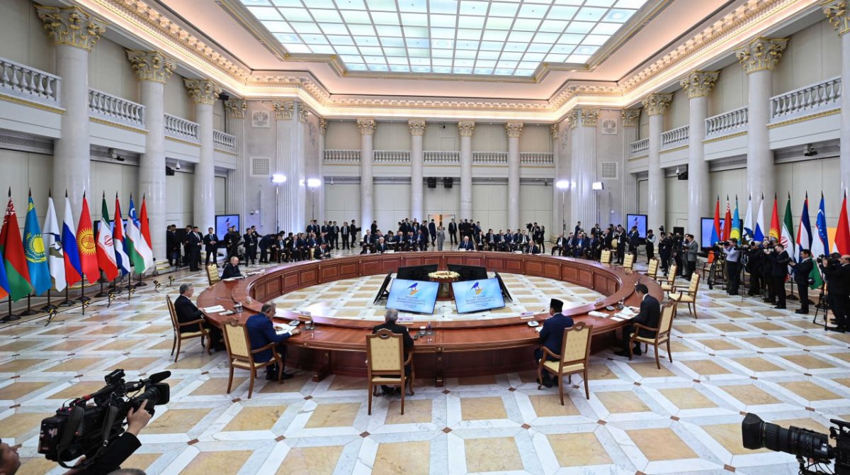 Президент Казахстана предложил внедрять ИИ в сферы деятельности ЕАЭС