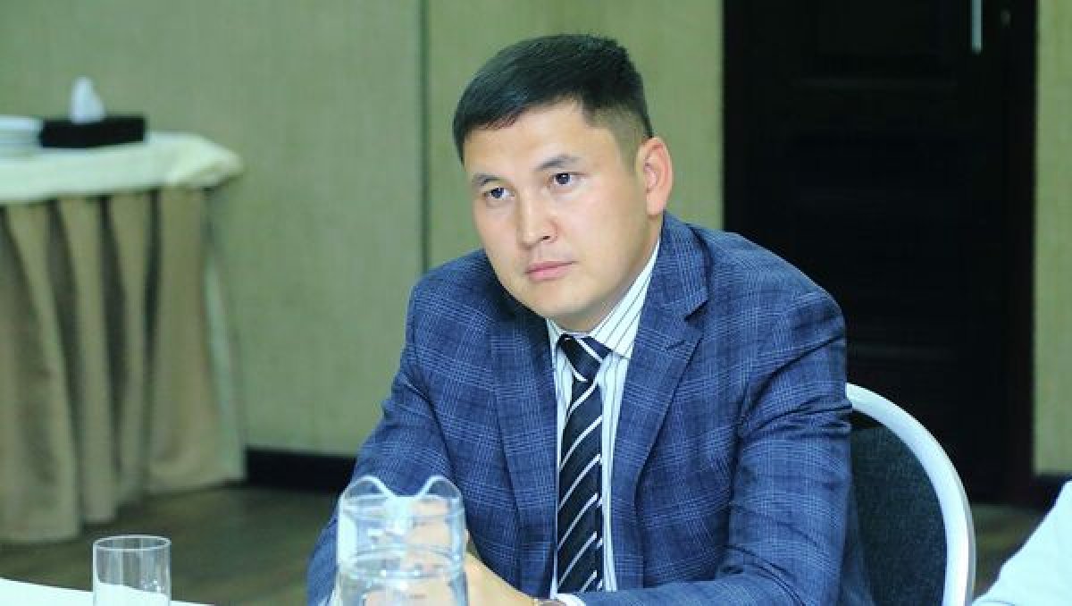 Чиновника обвиняют в многоженстве  в Кыргызстане