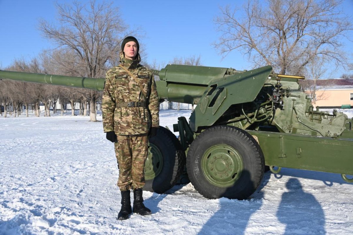 Самый высокий солдат армии служит в Абайской области