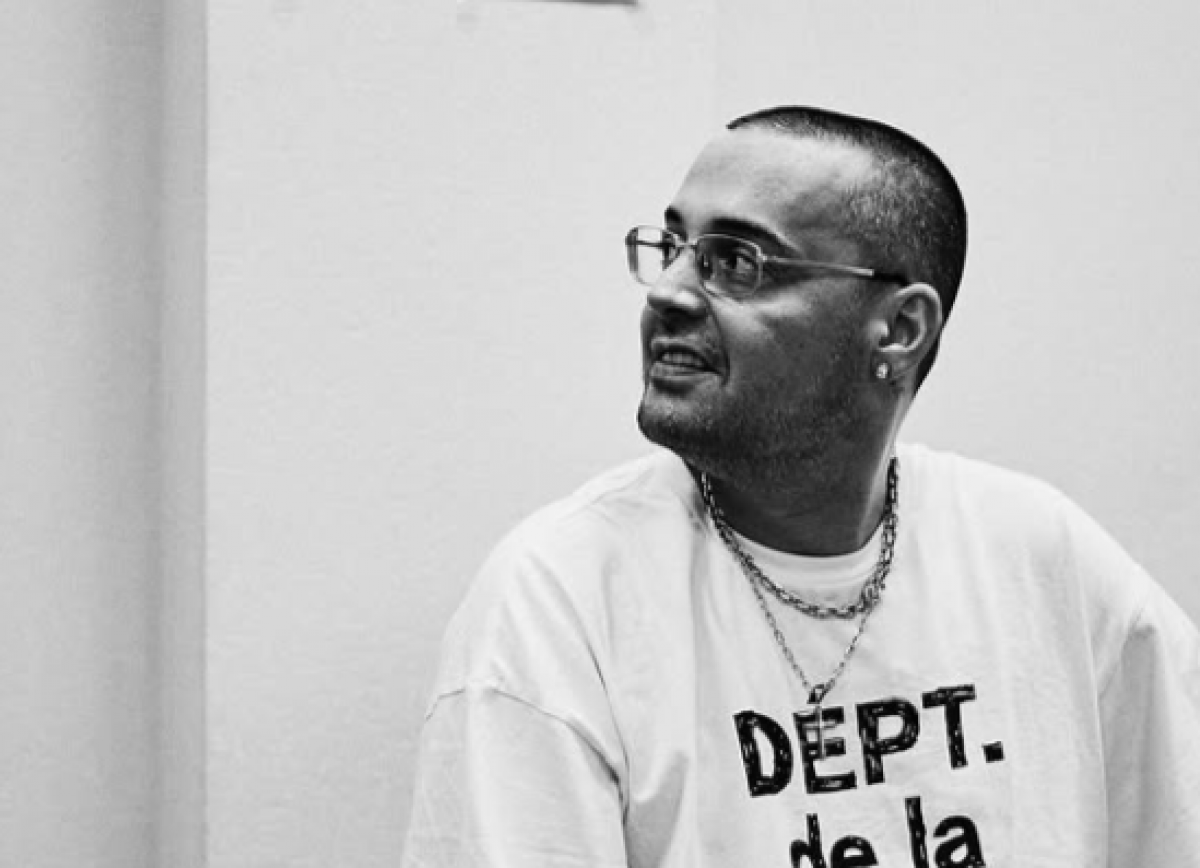 Рэпер Guf оставил автограф на госномере автоледи из Костаная