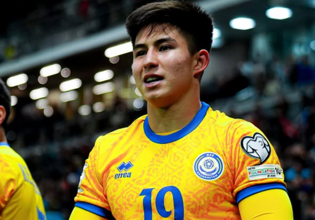 Дастан Сатпаев заинтриговал поклонников фото с девушкой