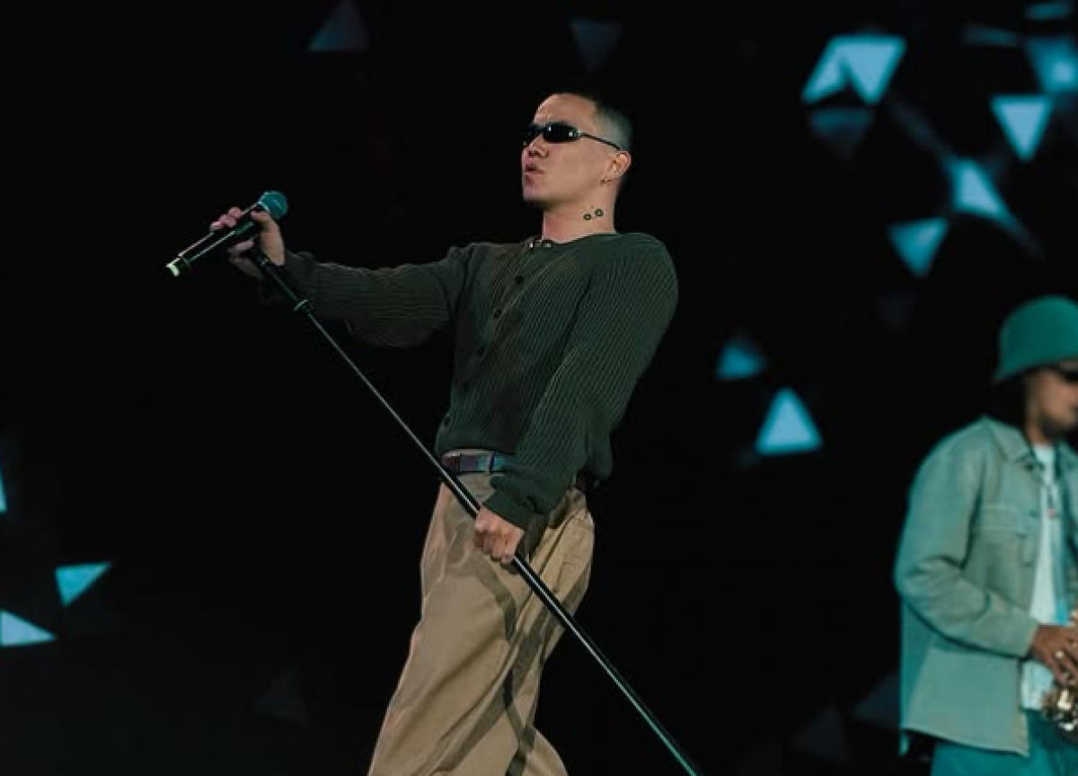 Alem выпустил необычный праздничный клип (ВИДЕО)