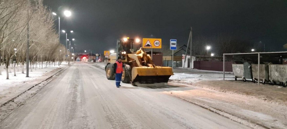 Гололед и метели: в Астане усилили работу коммунальных служб