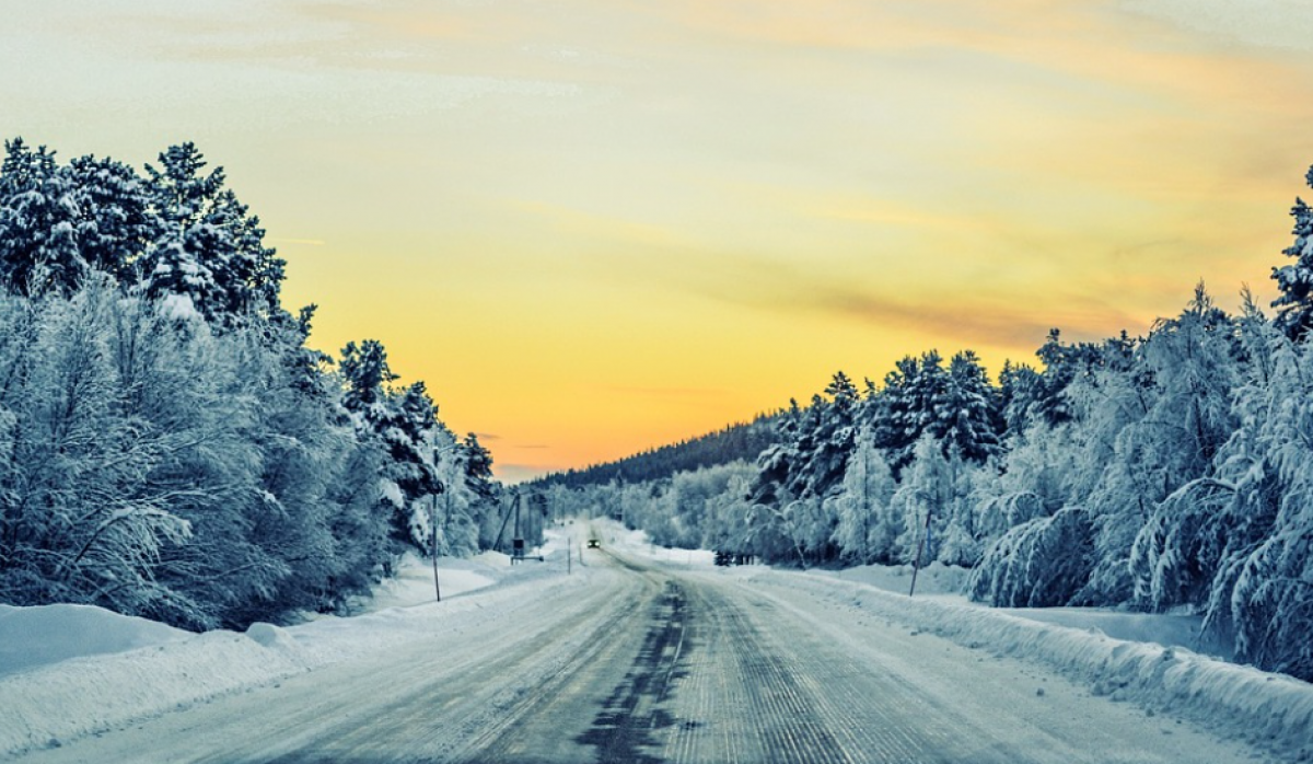 Непогода в Казахстане: где ограничено движение транспорта