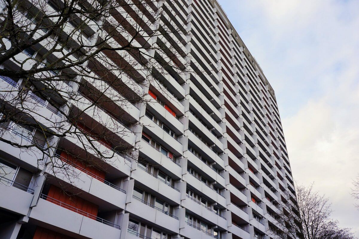 Жилой комплекс Актау проверили после сообщения о бомбе в Telegram