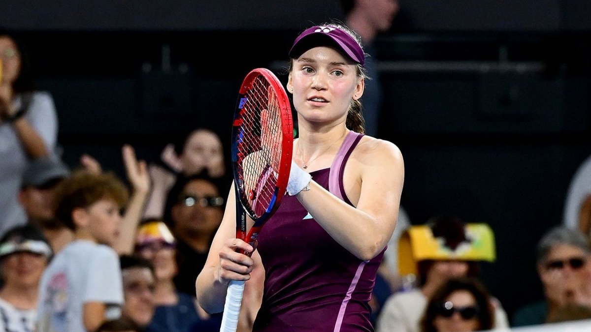 Елена Рыбакина обыграла чемпионку “Ролан Гаррос”