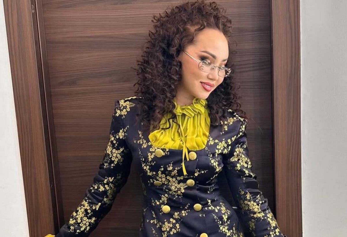 Баян Алагузова отмечает свое 52-летие