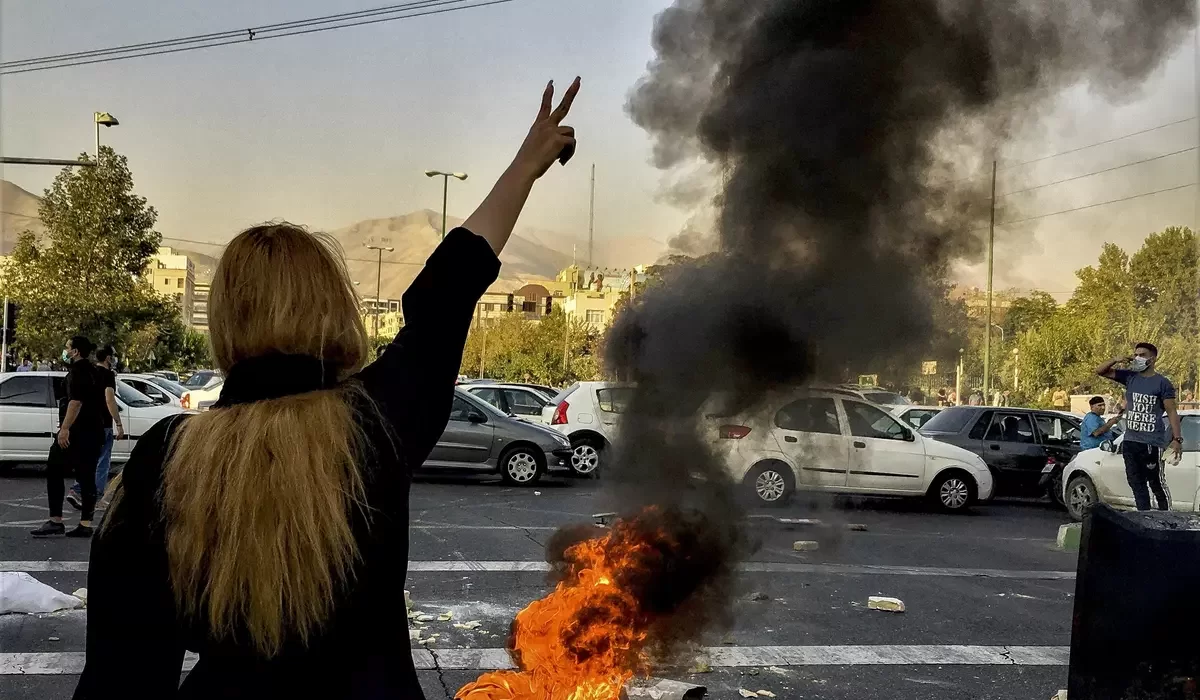 Тень Трампа и гнев Хаменеи: протесты в Иране не утихают