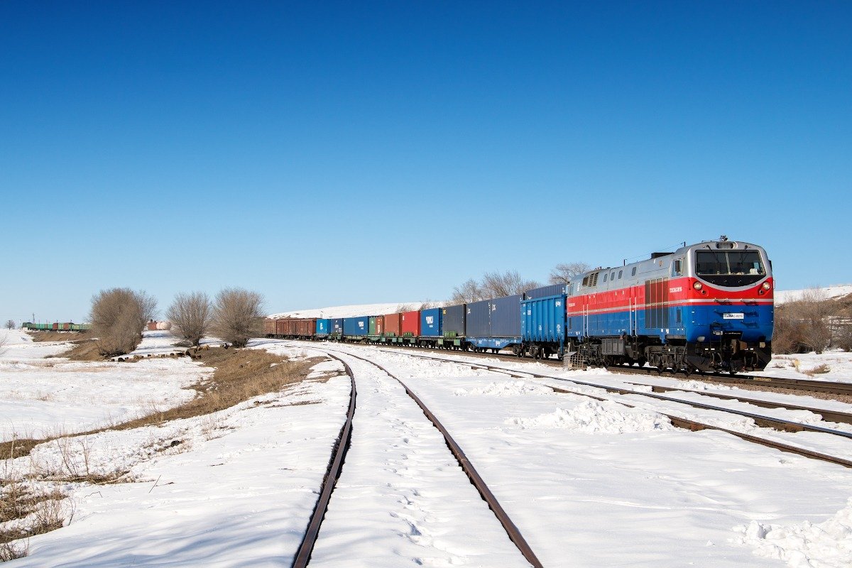 Железная дорога как стратегический фактор национального развития: взгляд и поручения президента – приоритеты КТЖ на 2026 год
