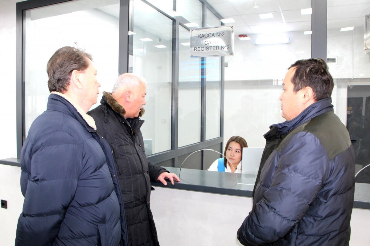 Мажилисмены ознакомились с работой службы такси и реконструкцией Президентского парка в Кызылординской области