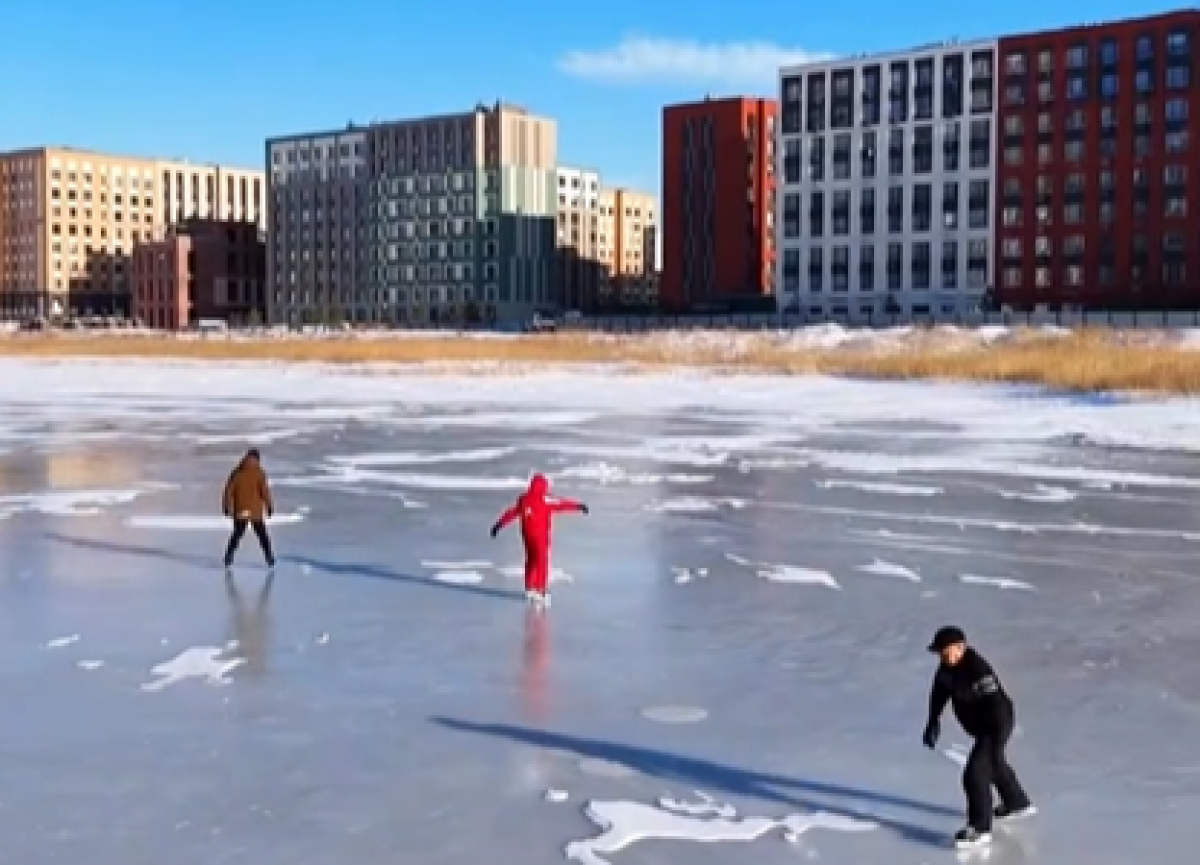 Зимний каток устроили активисты на Малом Талдыколе (ВИДЕО)