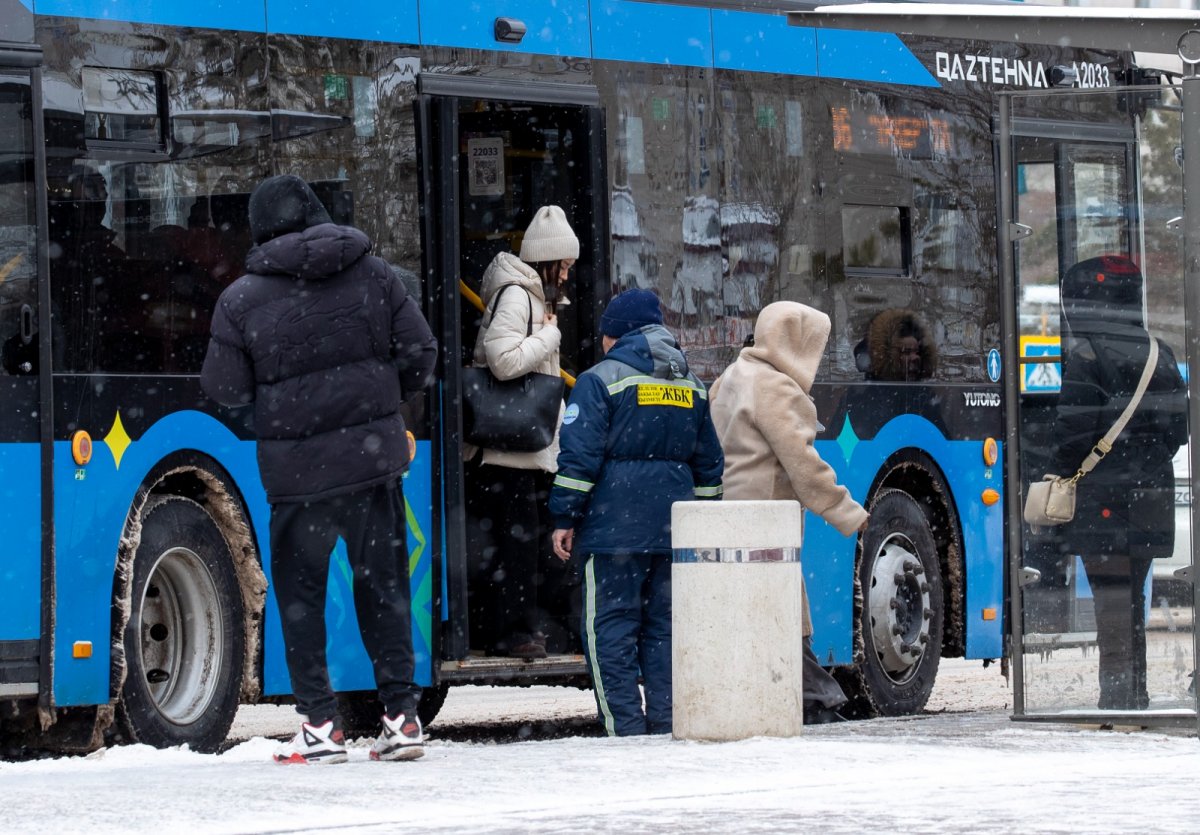 Пригородные автобусы в Астане не вышли на линию