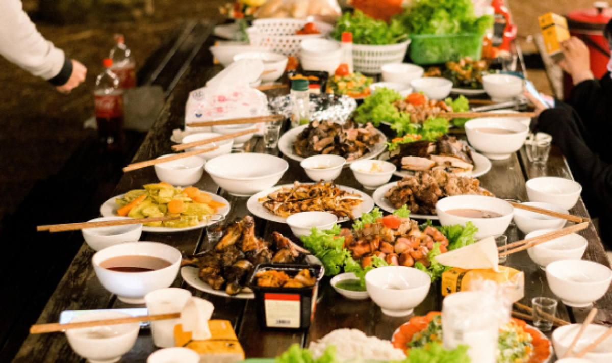 Жесткие правила вводят на свадьбы и поминки в Кыргызстане