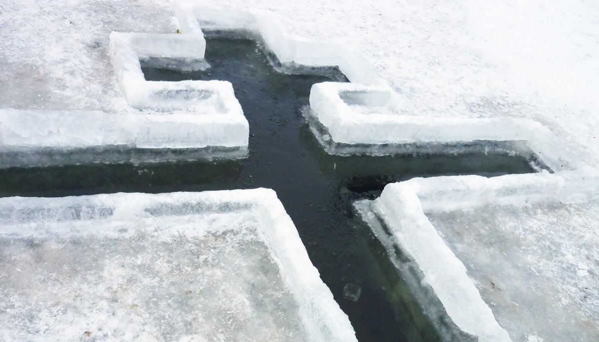 Крещенские купания проходят в Астане (ВИДЕО)