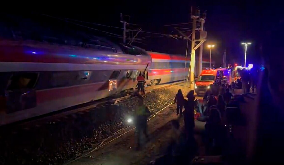 Ночная катастрофа в Испании: не менее 21 человека погибли при столкновении скоростных поездов