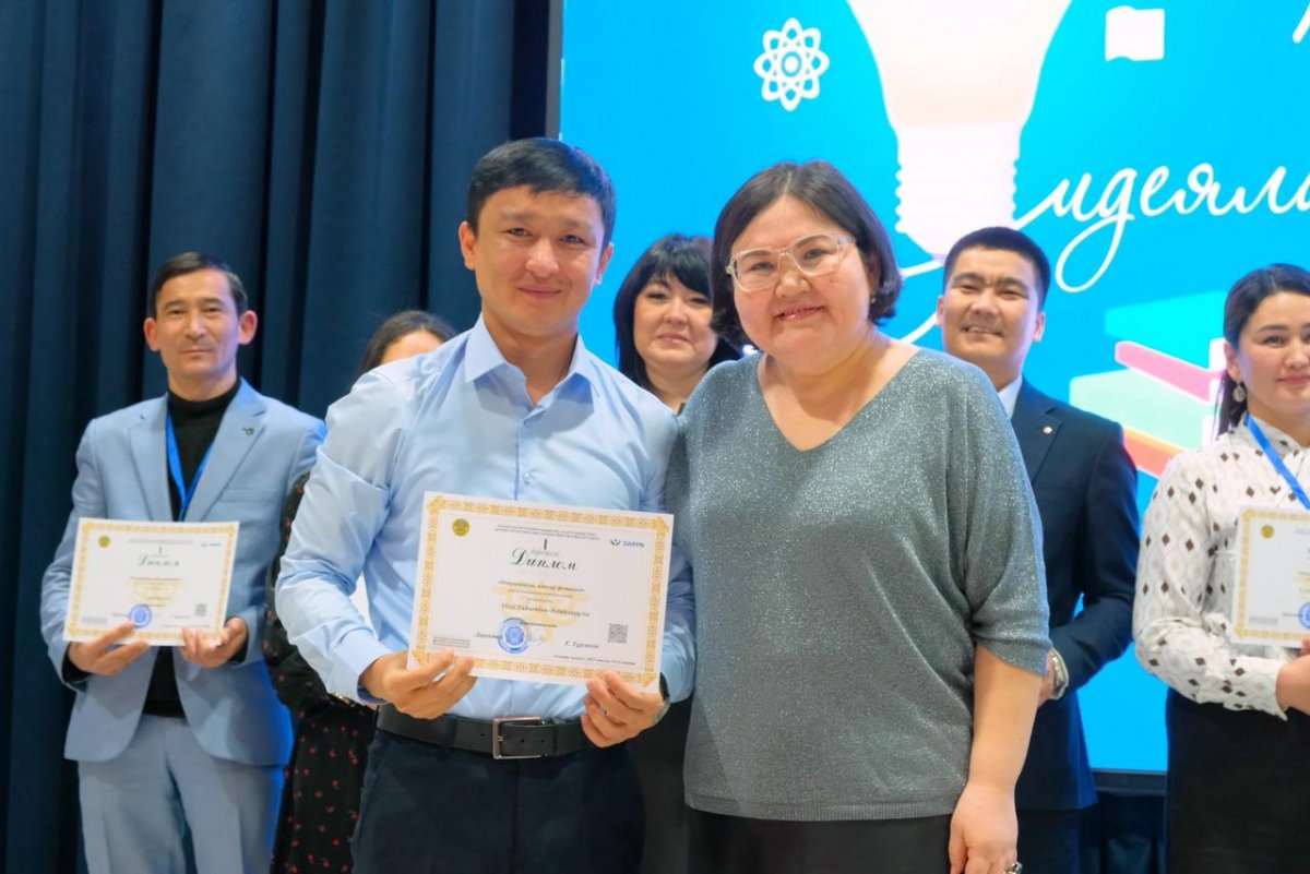 Как учитель математики из Шымкента научил TikTok решать задачи со звездочкой