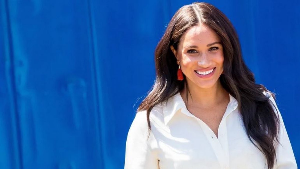 Принц Гарри схватил Меган Маркл за ягодицы на публике