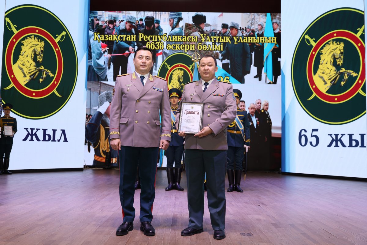 Главнокомандующий Нацгвардией поздравил личный состав с 65-летием воинской части (ВИДЕО)