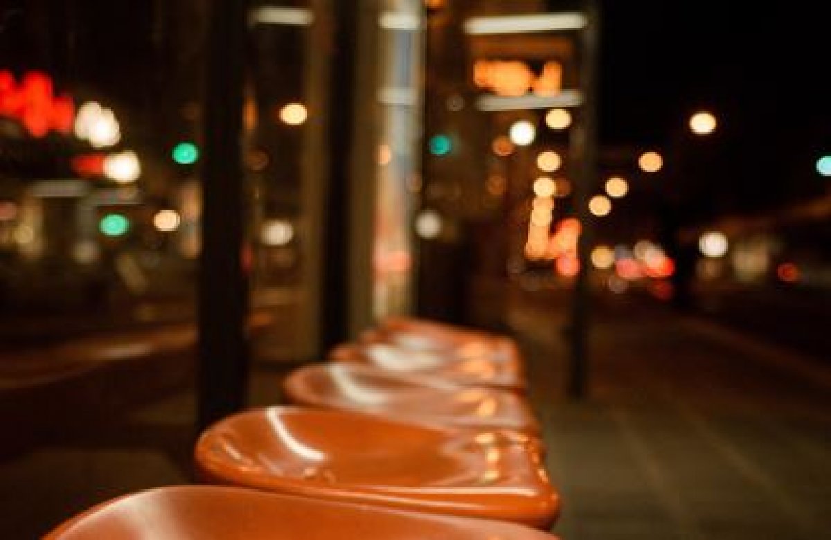 Холод, грязь и запах: актюбинцы бегут из теплых остановок