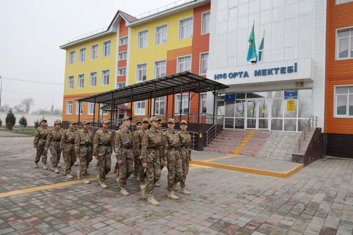 Казахстанских школьников отправят на учебные военные сборы