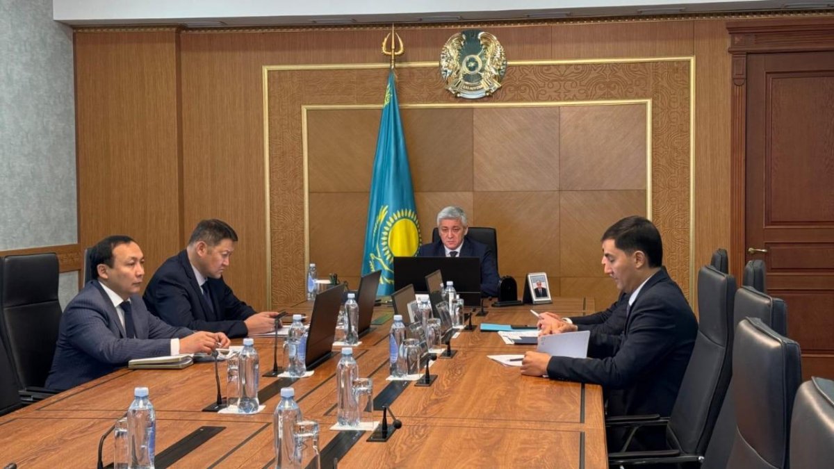 Аким Карагандинской области высказался об инциденте между Сериком Сапиевым и его замом