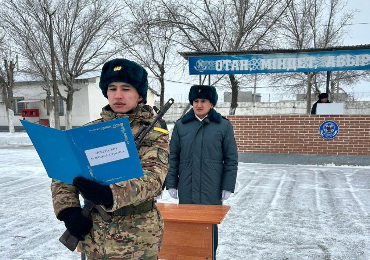 Офицер Нацгвардии принял военную присягу у родного младшего брата