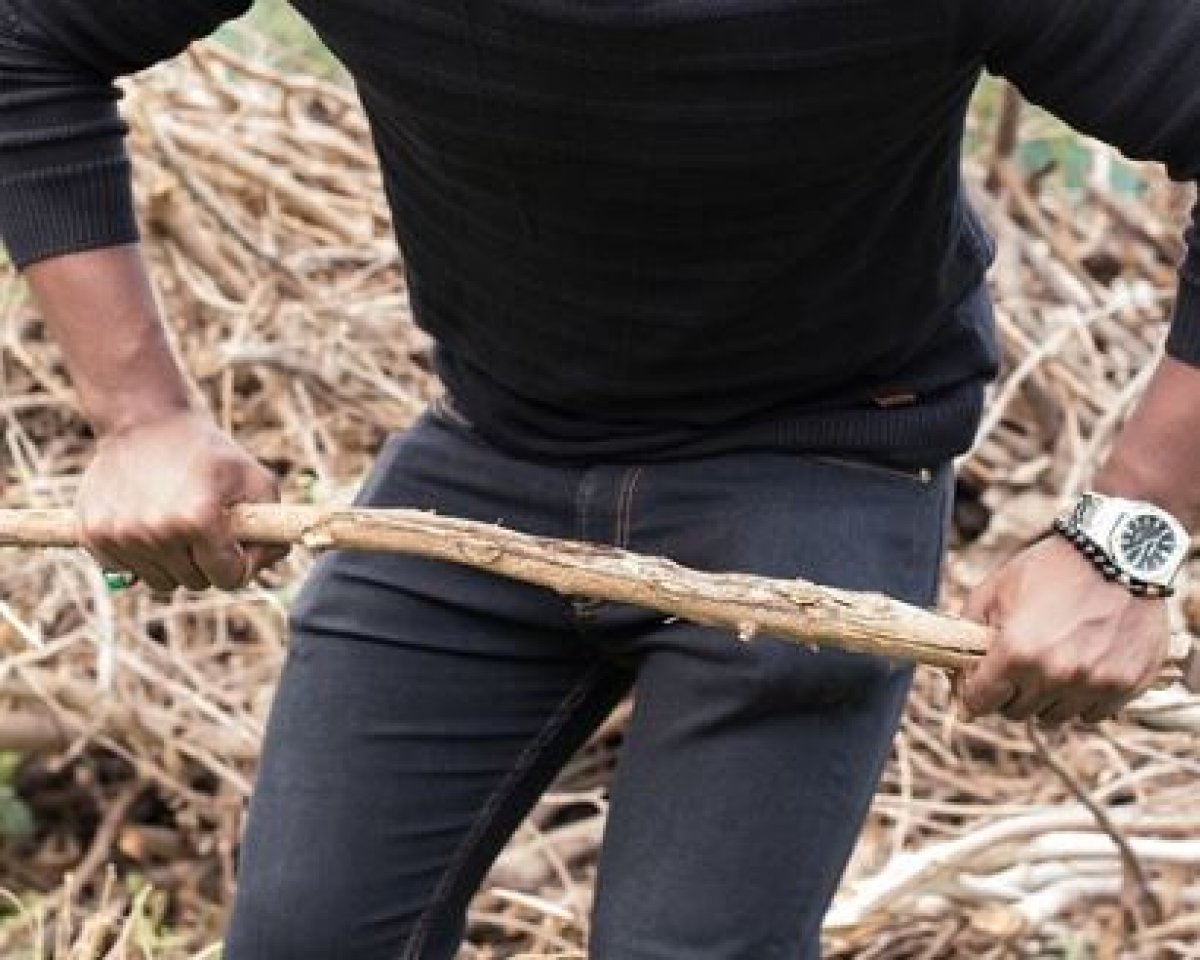 Мужчина избил палкой супругу в Алматинской области (ВИДЕО)