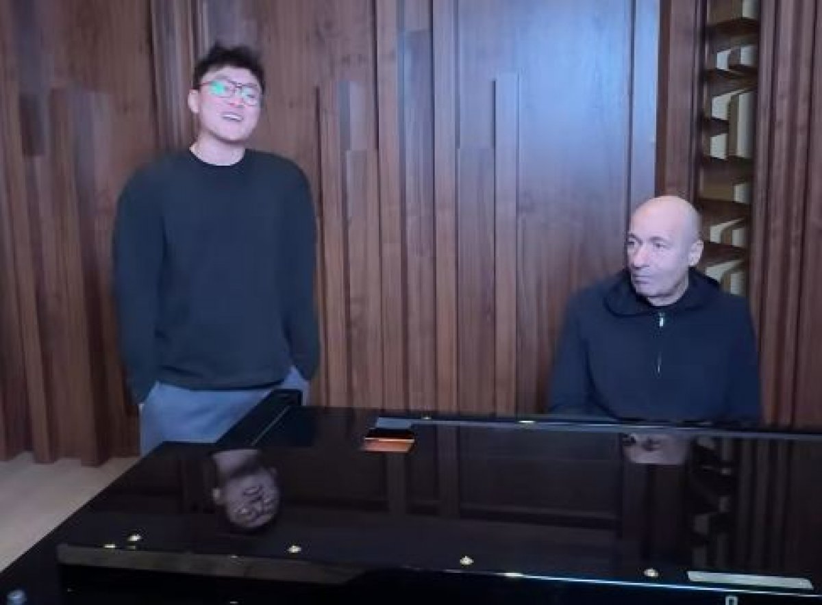 Крутой показал, как рождалась песня для казахстанского певца Alex Lim