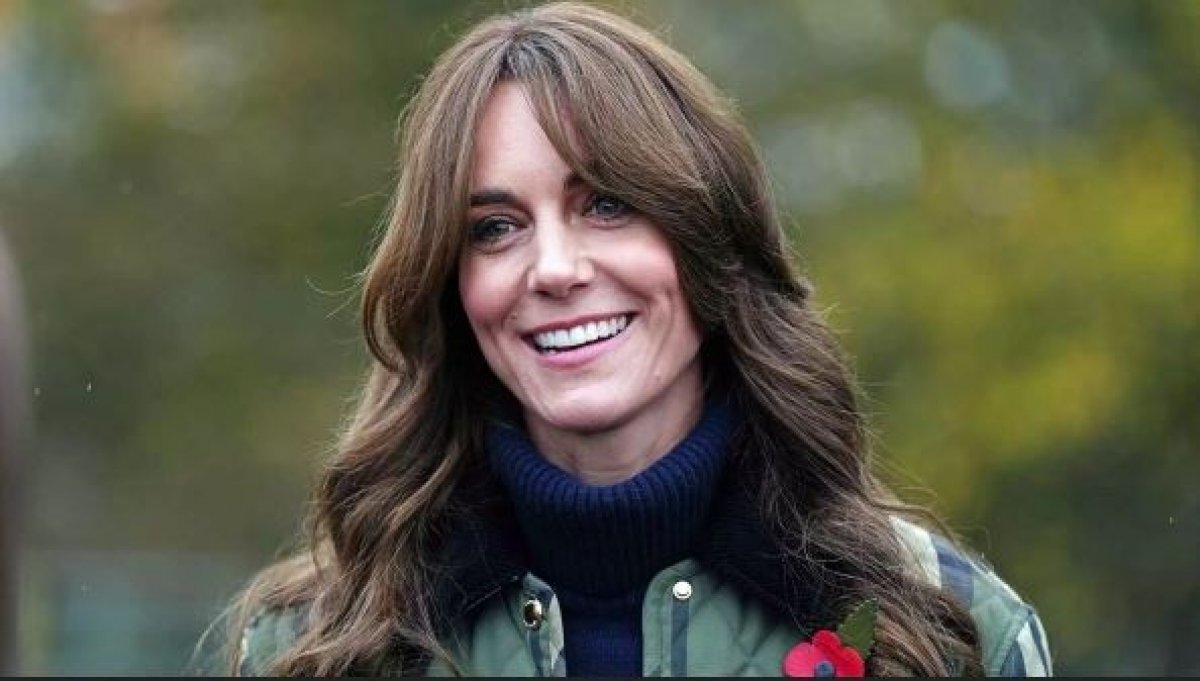 Кейт Миддлтон вышла в свет с новой прической (ВИДЕО)