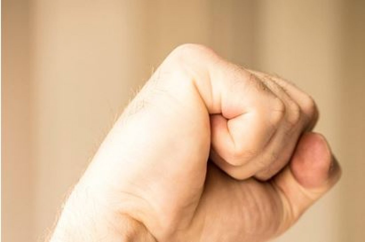 72-летняя женщина избила акмолинку вместе с 89-летней тетей