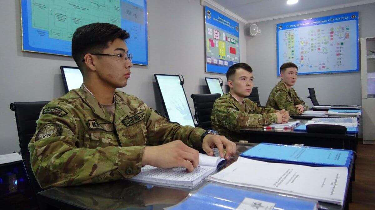 Поступление в военные вузы Казахстана перевели в онлайн: как подать документы