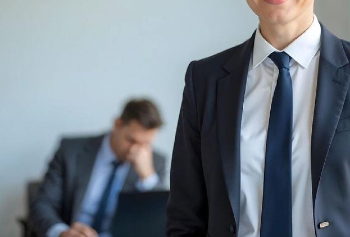 Страховщик украл ноутбук коллеги в Жамбылской области