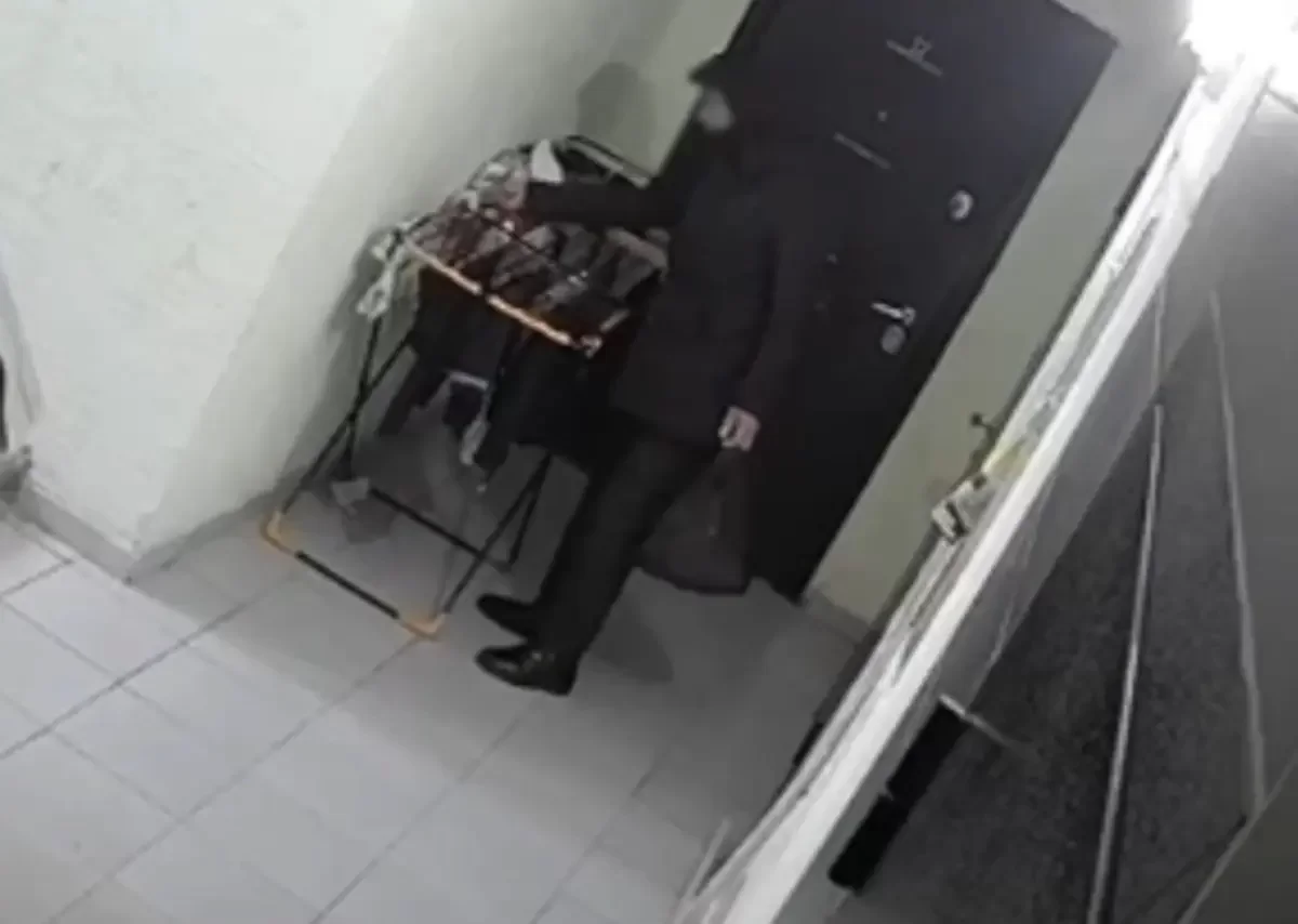 Мужчина украл женское белье в подъезде дома в Актау (ВИДЕО)