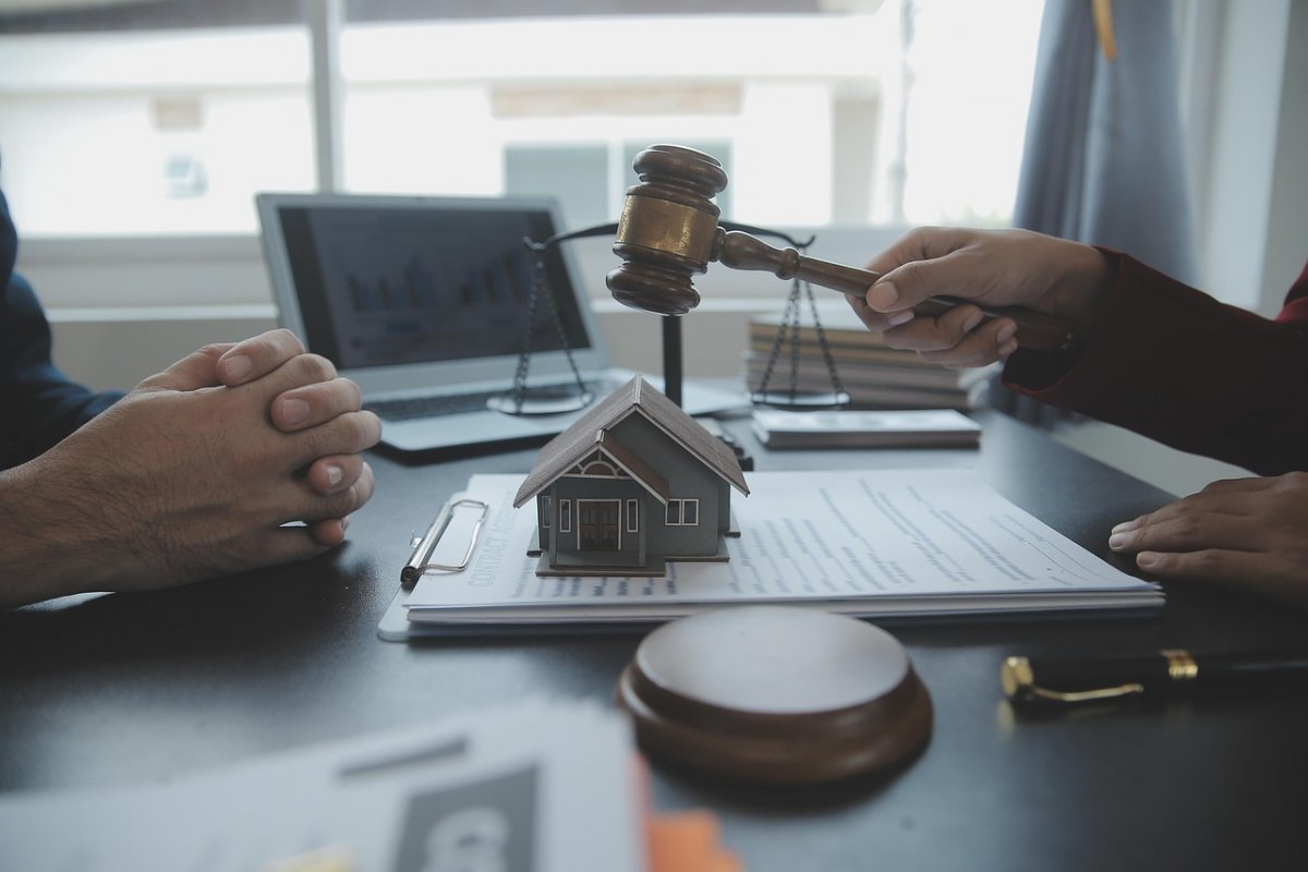 Казахстанцев осудили за подделку данных в "Едином госкадастре недвижимости"