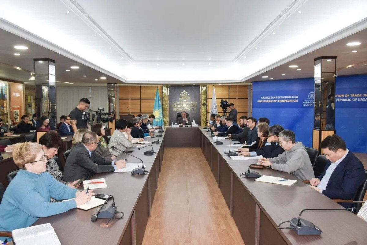 Профсоюзы Казахстана поддержали проект новой Конституции